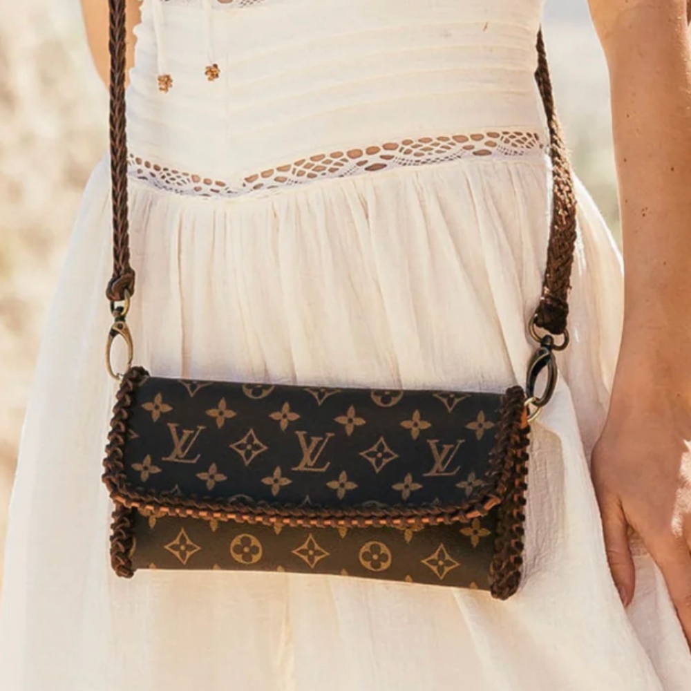 Louis Vuitton clutch purse
